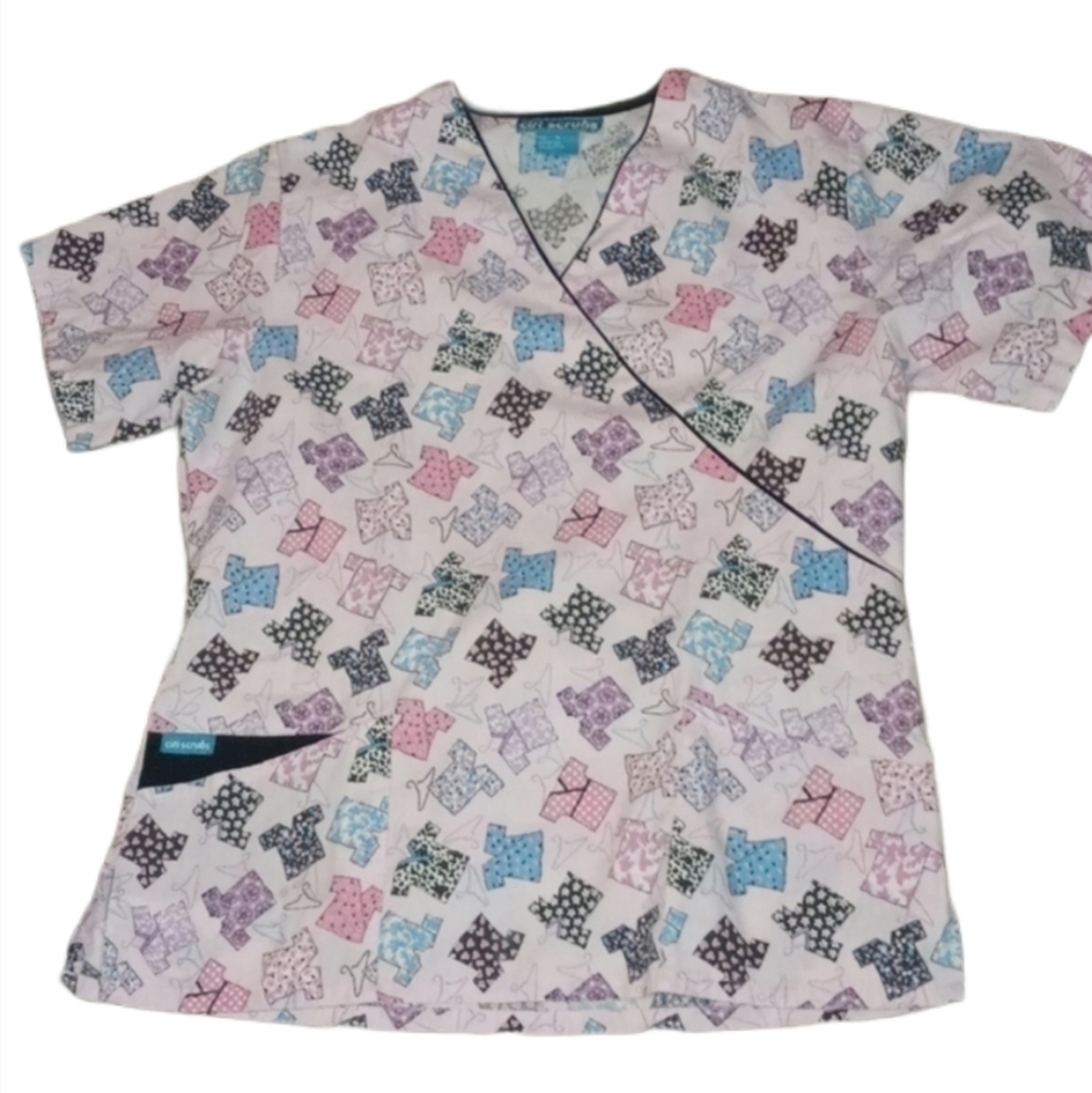 City scrubs medium top pattern is scrub tops